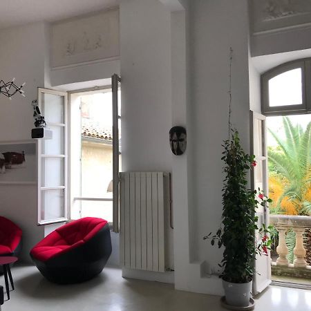 Appartement A La Roquette, Dans L'Hotel De Divonne, Classe. آرْلْ المظهر الخارجي الصورة
