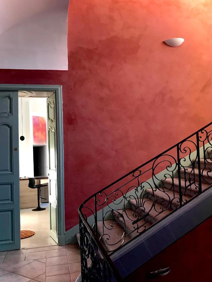 Appartement A La Roquette, Dans L'Hotel De Divonne, Classe. آرْلْ المظهر الخارجي الصورة